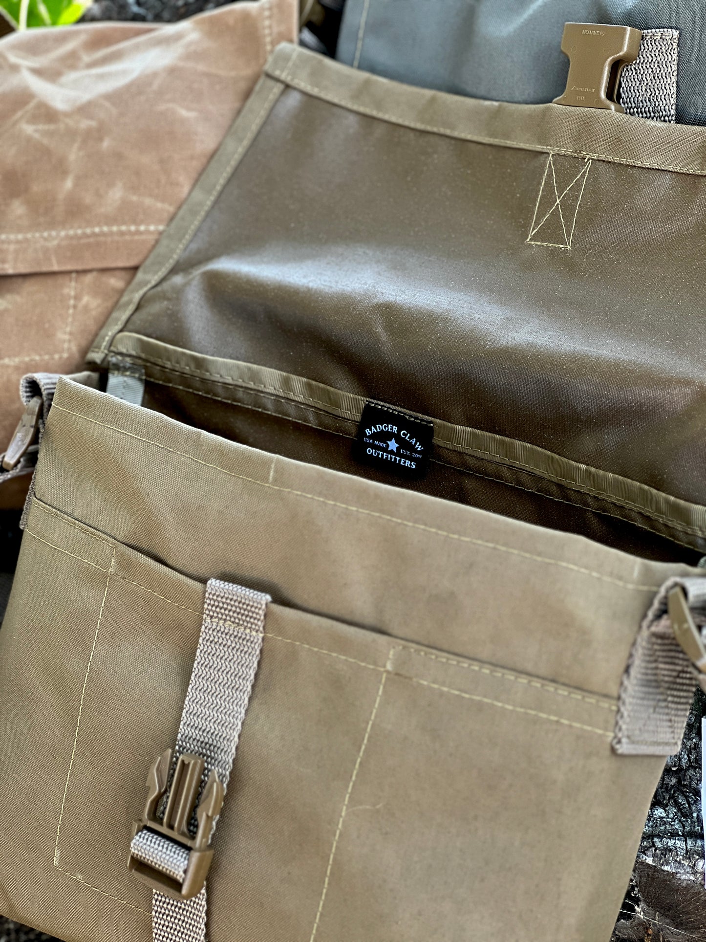 outdoor shoulder bag,