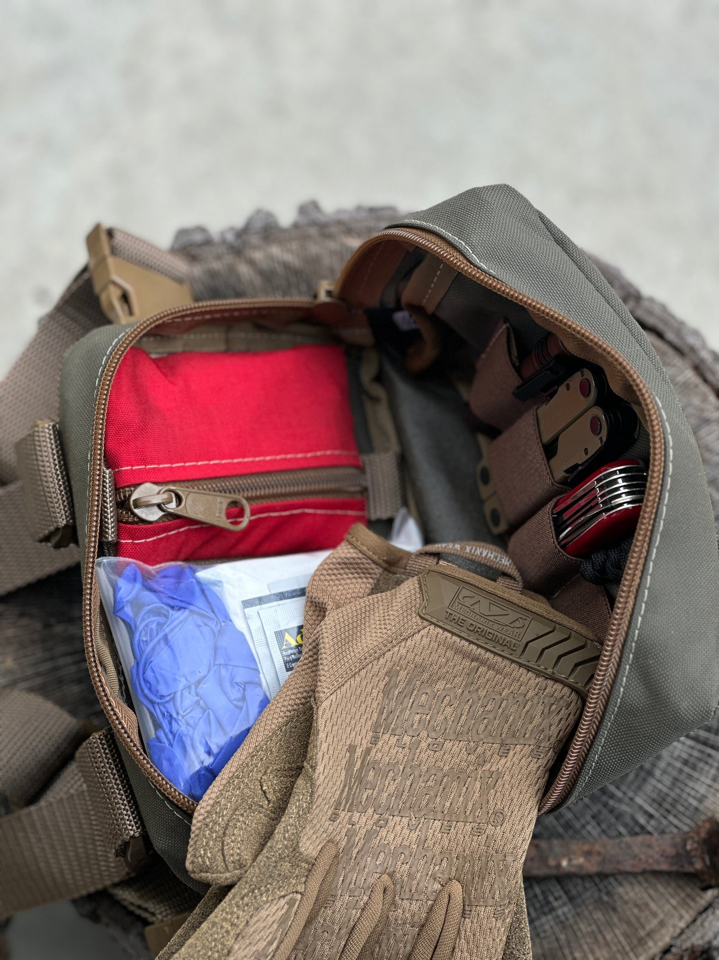 Core Mini-zip pouch